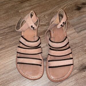 Bernardo leather sandals size - 8.5M